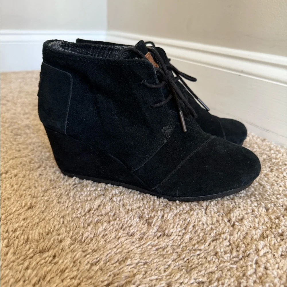 Toms Desert Black Suede Women's Wedge Booties Shoes Ankle Boots Size 7.5 Lace Up